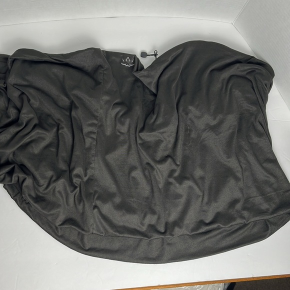 Beyond Yoga hidden pocket scarf NWT - Picture 5 of 5